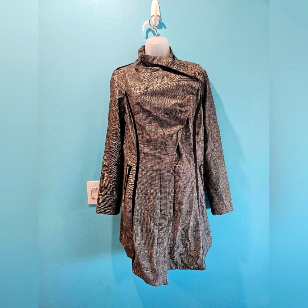 ST-MARTINS DESIGNER ASYMMETRICAL JACKET